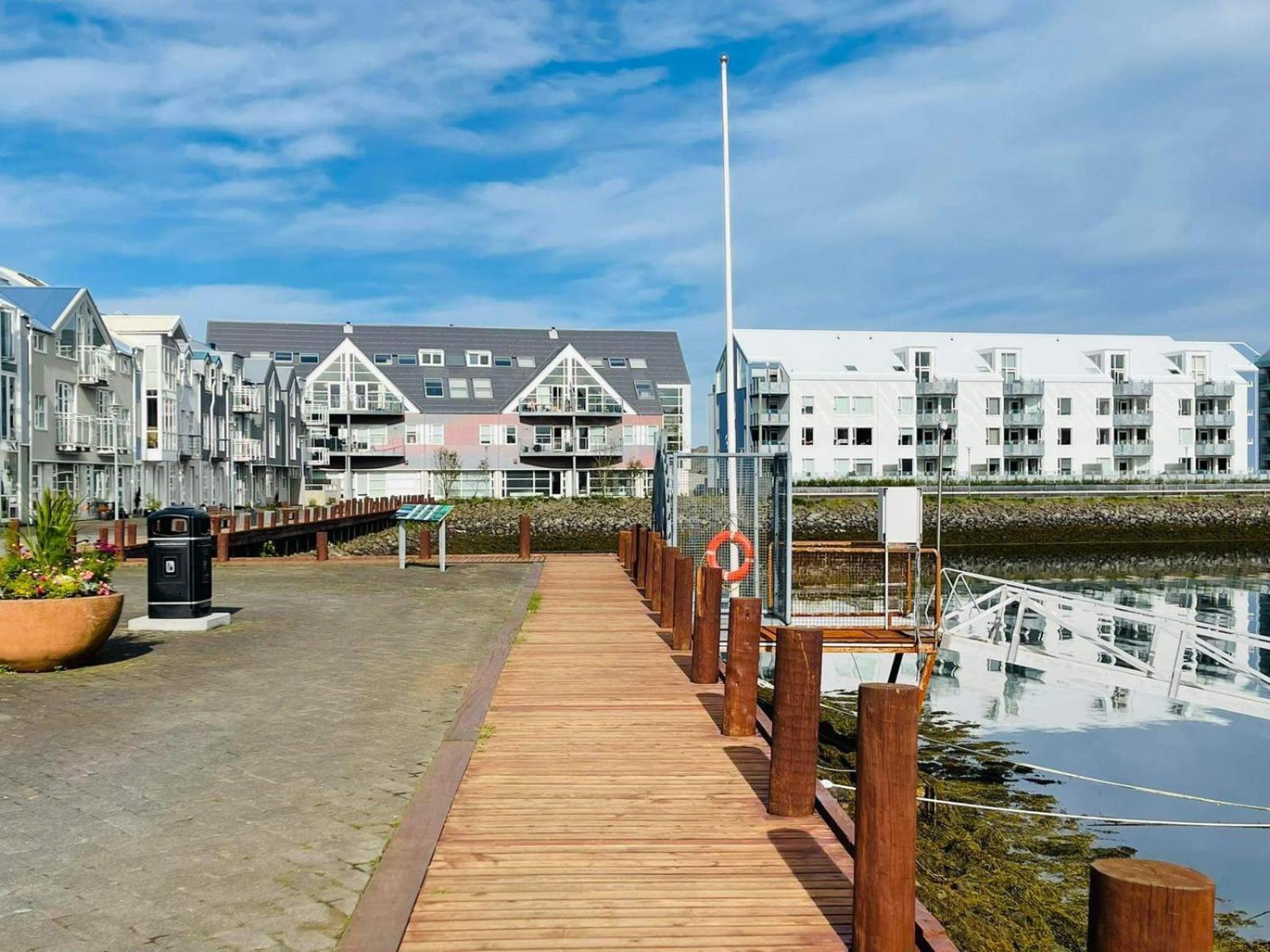 Studio Apartment With Ocean View Reykjavik Exterior photo