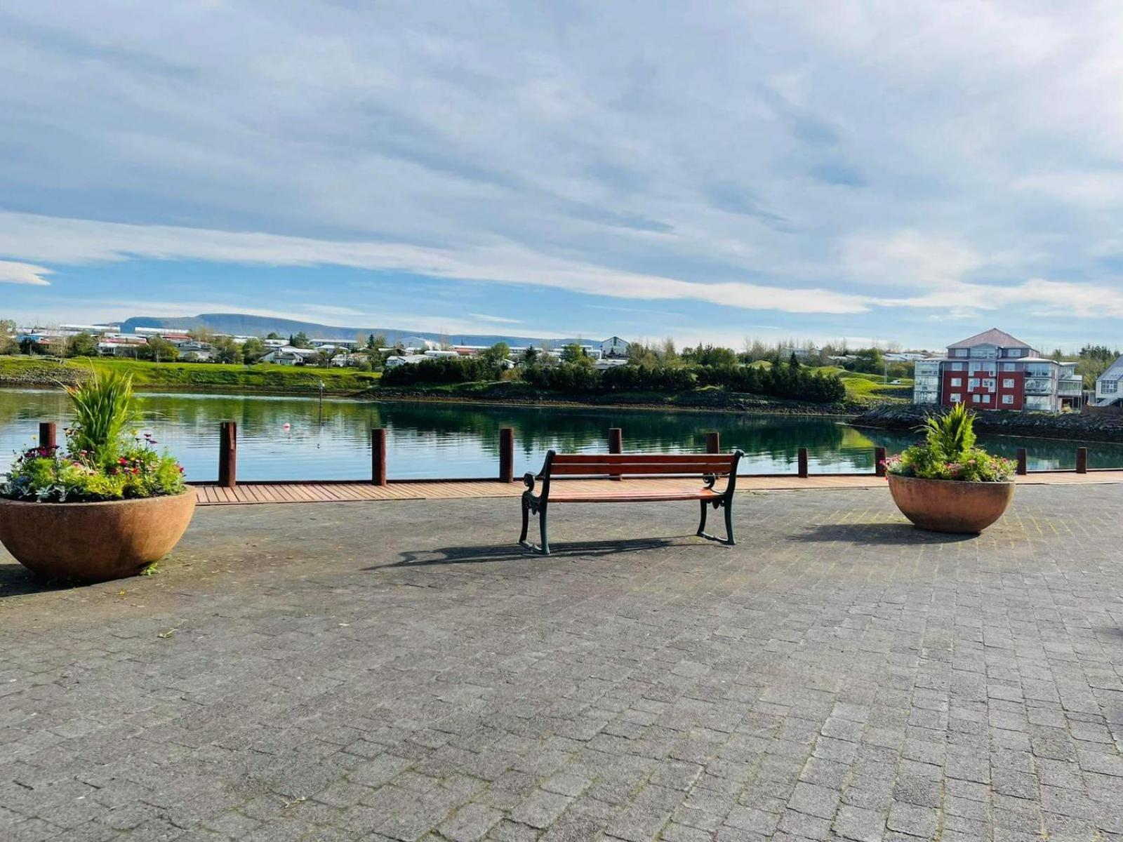 Studio Apartment With Ocean View Reykjavik Exterior photo
