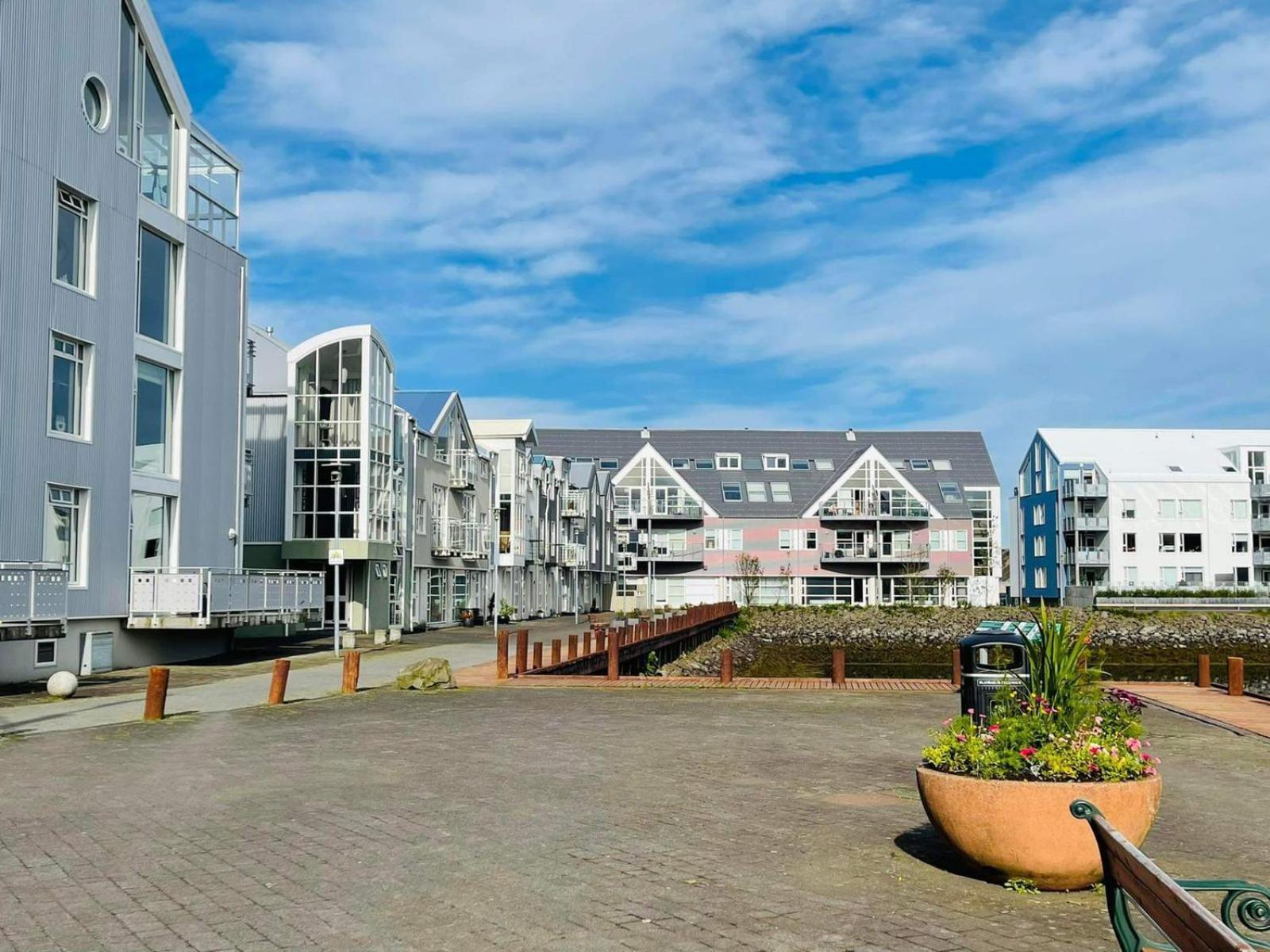 Studio Apartment With Ocean View Reykjavik Exterior photo