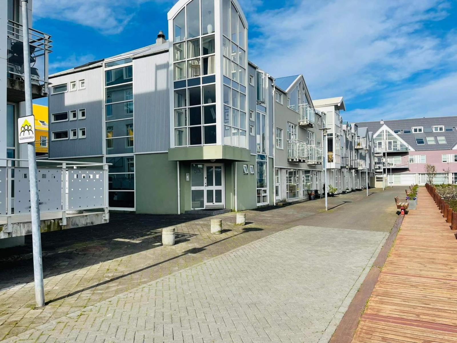 Studio Apartment With Ocean View Reykjavik Exterior photo