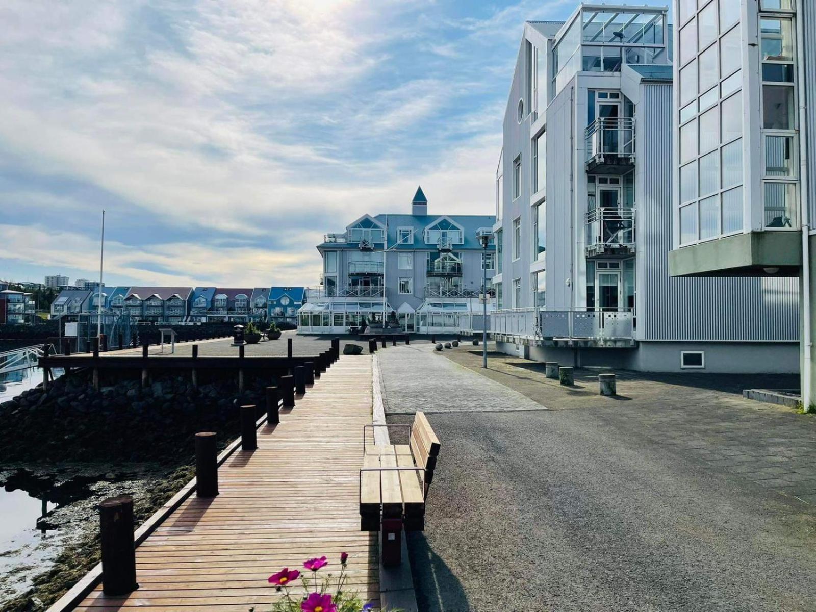 Studio Apartment With Ocean View Reykjavik Exterior photo